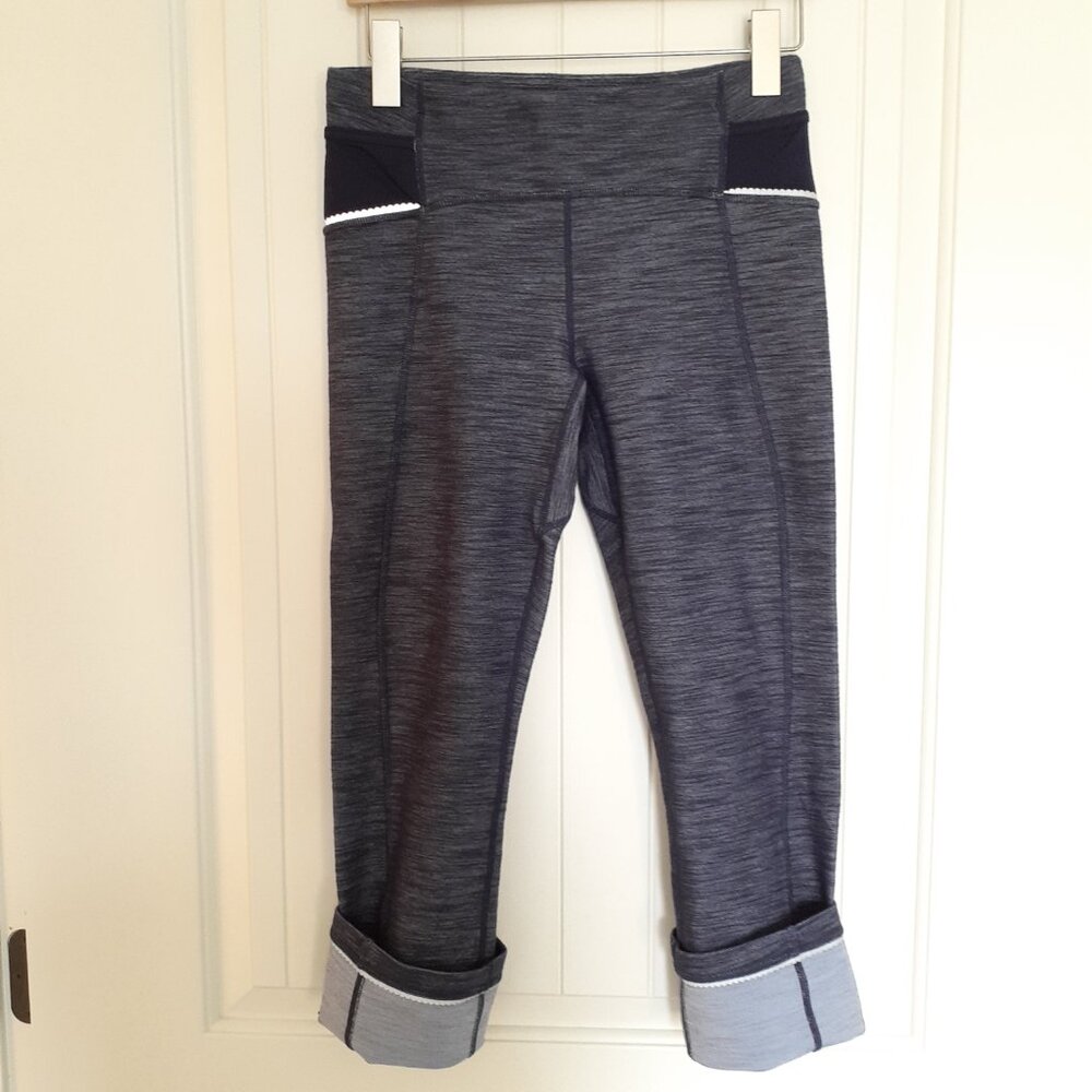 Lululemon Ride on Crop in Deep Indigo/Blue Size 6